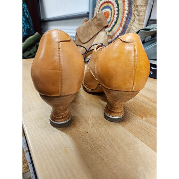 Oak Tree Farms Tan Rustic Leather Lace Up Victorian Style Shoes size 9.5 - Picture 3 of 10